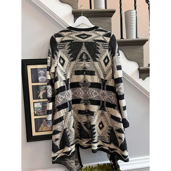 Lucky Brand Black & Cream Tribal Blanket Print sz M EUC - Picture 6 of 7